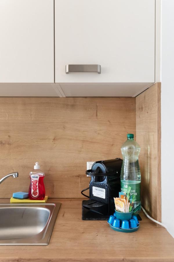 Helles, neues DG Apartment mit Blick zum Donauturm Wien Exterior foto